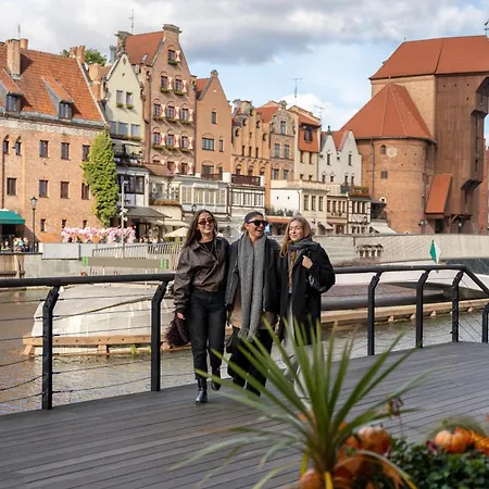 Scala Center With Parking By Lion *